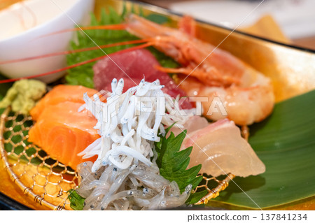Assorted seafood sashimi 137841234