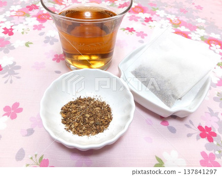 Delicious cold drinks: Barley tea, cold tea Delicious cold drinks: Barley tea, cold tea 137841297
