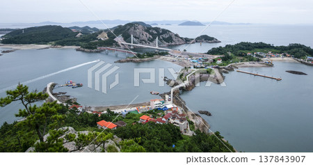 Scenery of the Gogunsan Island near Gunsan, Jeollabuk-do. Scenery of the Gogunsan Island near Gunsan, Jeollabuk-do. 137843907
