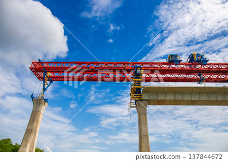 High-level railway construction cranes in the Bangkok-Nakhon Ratchasima high-speed rail project with modern technology High-level railway construction cranes in the Bangkok-Nakhon Ratchasima high-speed rail project with modern technology 137844672