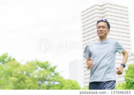 senior man running senior man running 137846263
