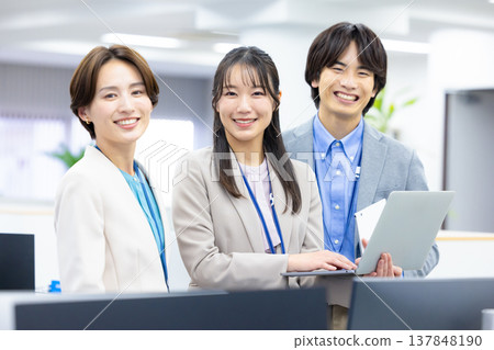 Business portrait of boss and subordinate Business portrait of boss and subordinate 137848190
