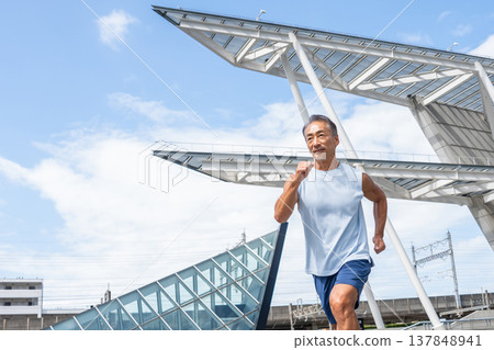 男人慢跑 男人慢跑 137848941