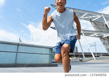 Senior man doing training 137848956