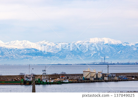 A spectacular view of the snowy landscape from Himinoe Park in Himi City. A spectacular view of the snowy landscape from Himinoe Park in Himi City. 137849025