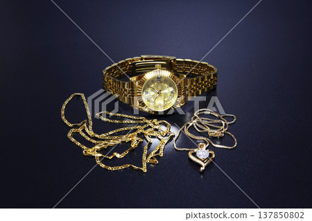 We buy luxury watches, jewelry, and precious metals. 137850802