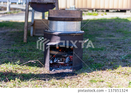 Kamado (traditional Japanese cooking stove) 137851324