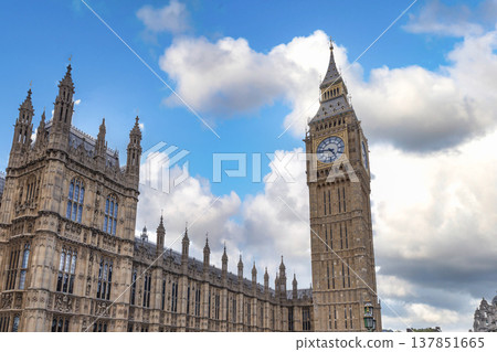 Big Ben and Houses of Parliament in London 137851665