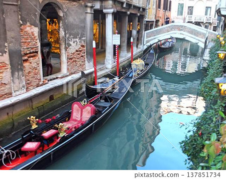 A gondola seen from another gondola A gondola seen from another gondola 137851734