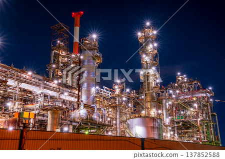 三重縣四日市工廠夜景，鹽濱地區 137852588