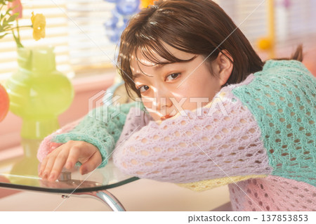 年輕的女士 137853853