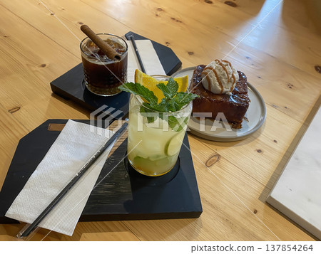 Cafe drinks and honey toast Cafe drinks and honey toast 137854264