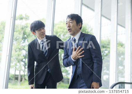 身體狀況不佳的商人 137854715