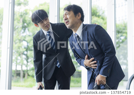 身體狀況不佳的商人 137854719