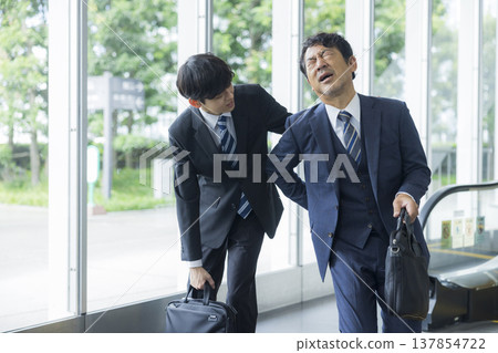 身體狀況不佳的商人 137854722