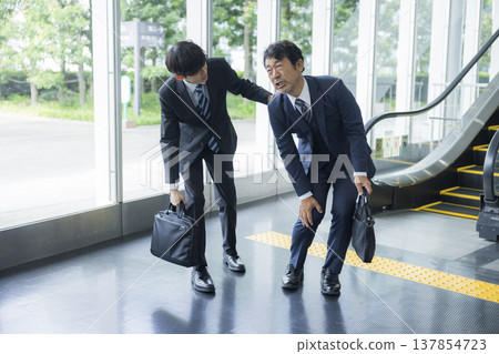 身體狀況不佳的商人 137854723