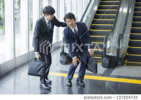 身體狀況不佳的商人 137854726