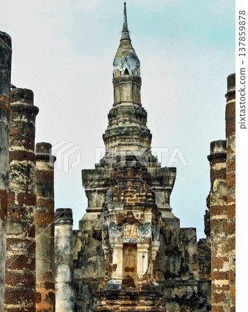 Wat Mahathat is a Buddhist temple complex in Sukhothai Historical Park, Sukhothai in the Northern Region of Thailand Wat Mahathat is a Buddhist temple complex in Sukhothai Historical Park, Sukhothai in the Northern Region of Thailand 137859878
