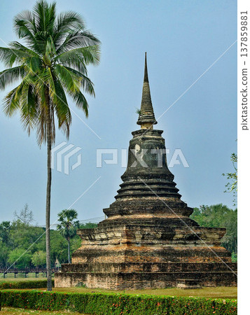 Wat Mahathat is a Buddhist temple complex in Sukhothai Historical Park, Sukhothai in the Northern Region of Thailand Wat Mahathat is a Buddhist temple complex in Sukhothai Historical Park, Sukhothai in the Northern Region of Thailand 137859881
