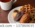 Assortment of baked goods (5 pieces wide) 137860635