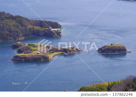 能島城遺址,漂浮在瀨戶內海中 能島城遺址,漂浮在瀨戶內海中 137862246