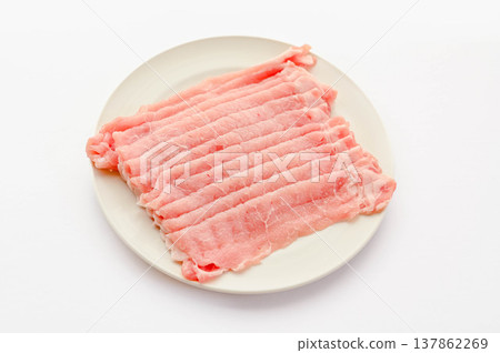 切成極薄片的豬裡肌肉 137862269