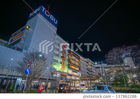 東武百貨船橋店夜景及船橋站北出口環島 [千葉縣船橋市本町] 137862286