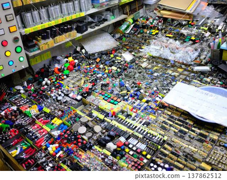 Electronic parts 137862512