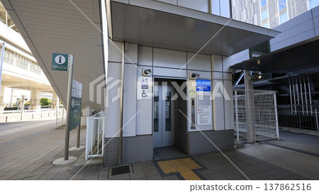 百合海鷗有明站僅有電梯入口（2A出口）。 137862516