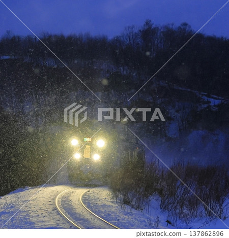 Snowstorm on the Sekihoku Main Line Snowstorm on the Sekihoku Main Line 137862896