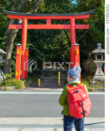 2020年1月2日，奈良市東九條町八幡神社（原石清水八幡宮）的第一個鳥居。 137863852