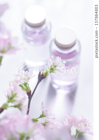 Image of a cosmetic product [Floral water and cherry blossoms] 137864803