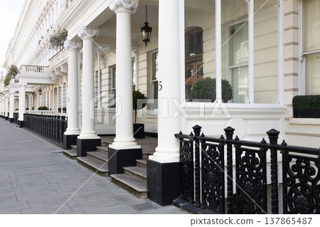 Luxury residential street featuring classic British architecture 137865487