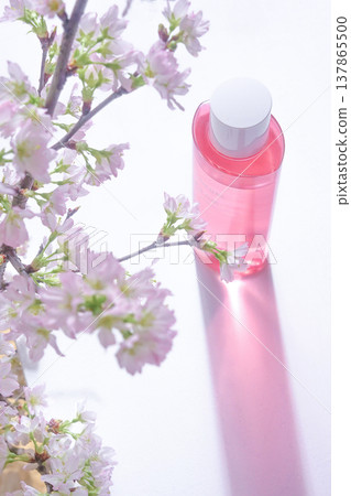 化妝品圖片【乳液和櫻花】 化妝品圖片【乳液和櫻花】 137865500
