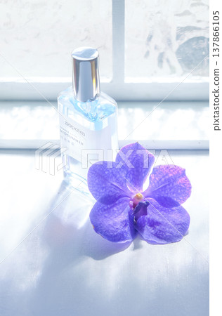 Image of cosmetics [Eau de toilette and orchid] 137866105