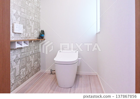 乾淨的廁所，新建的廁所，寬敞的廁所，圖片素材 137867856