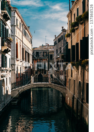 Amazing cityscape view of Venice old town and channel. 137868526