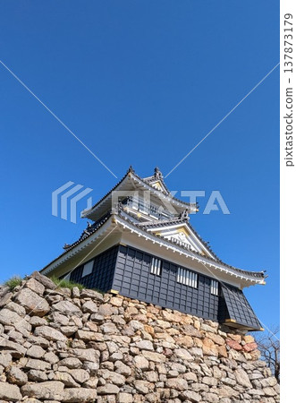 Hamamatsu Castle keep and stone walls on a clear day (Hamamatsu City, Shizuoka Prefecture) Hamamatsu Castle keep and stone walls on a clear day (Hamamatsu City, Shizuoka Prefecture) 137873179