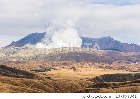 Late autumn in Aso, Kumamoto Prefecture: Mount Aso, Nakadake (Aso Five Peaks) Late autumn in Aso, Kumamoto Prefecture: Mount Aso, Nakadake (Aso Five Peaks) 137873301