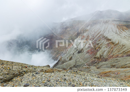 Late autumn in Aso, Kumamoto Prefecture: Mount Aso, Nakadake crater Late autumn in Aso, Kumamoto Prefecture: Mount Aso, Nakadake crater 137873349