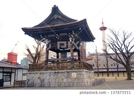 Higashi Honganji Temple Bell Tower (Important Cultural Property), Kyoto Prefecture, Tokoha-cho, Shimogyo Ward, Kyoto City, February 2022 137873551