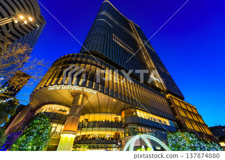 Tokyo, Chiyoda Ward, Yurakucho: Night view of Tokyo Midtown Hibiya 137874080
