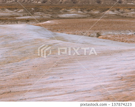 Kyzylkup rock face, Ustyurt Plateau, Kazakhstan Kyzylkup rock face, Ustyurt Plateau, Kazakhstan 137874223