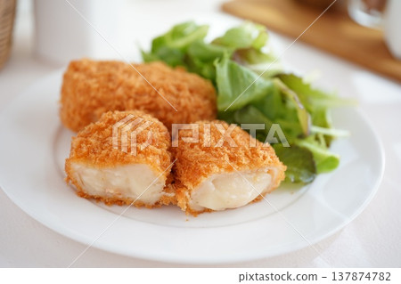 奶油炸丸子 奶油炸丸子 137874782
