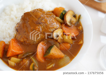Hamburger curry Hamburger curry 137875056