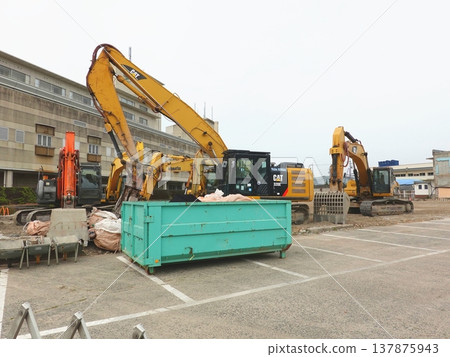 挖土機拆除作業 01 137875943
