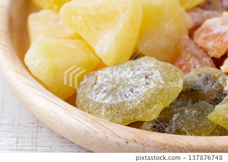 乾果拼盤特寫 乾果拼盤特寫 137876748