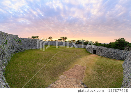 座喜見城遺址：琉球王國的一座古老城堡。 137877458