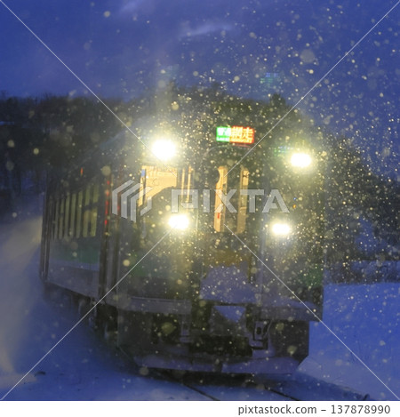 Snowstorm on the Sekihoku Main Line Snowstorm on the Sekihoku Main Line 137878990