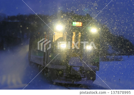 關北本線遭遇暴風雪 關北本線遭遇暴風雪 137878995